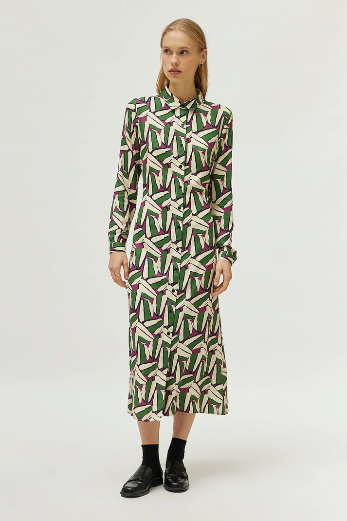 Green geometric print midi dress Mulberri Boutique Green geometric print midi dress Mulberri Boutique