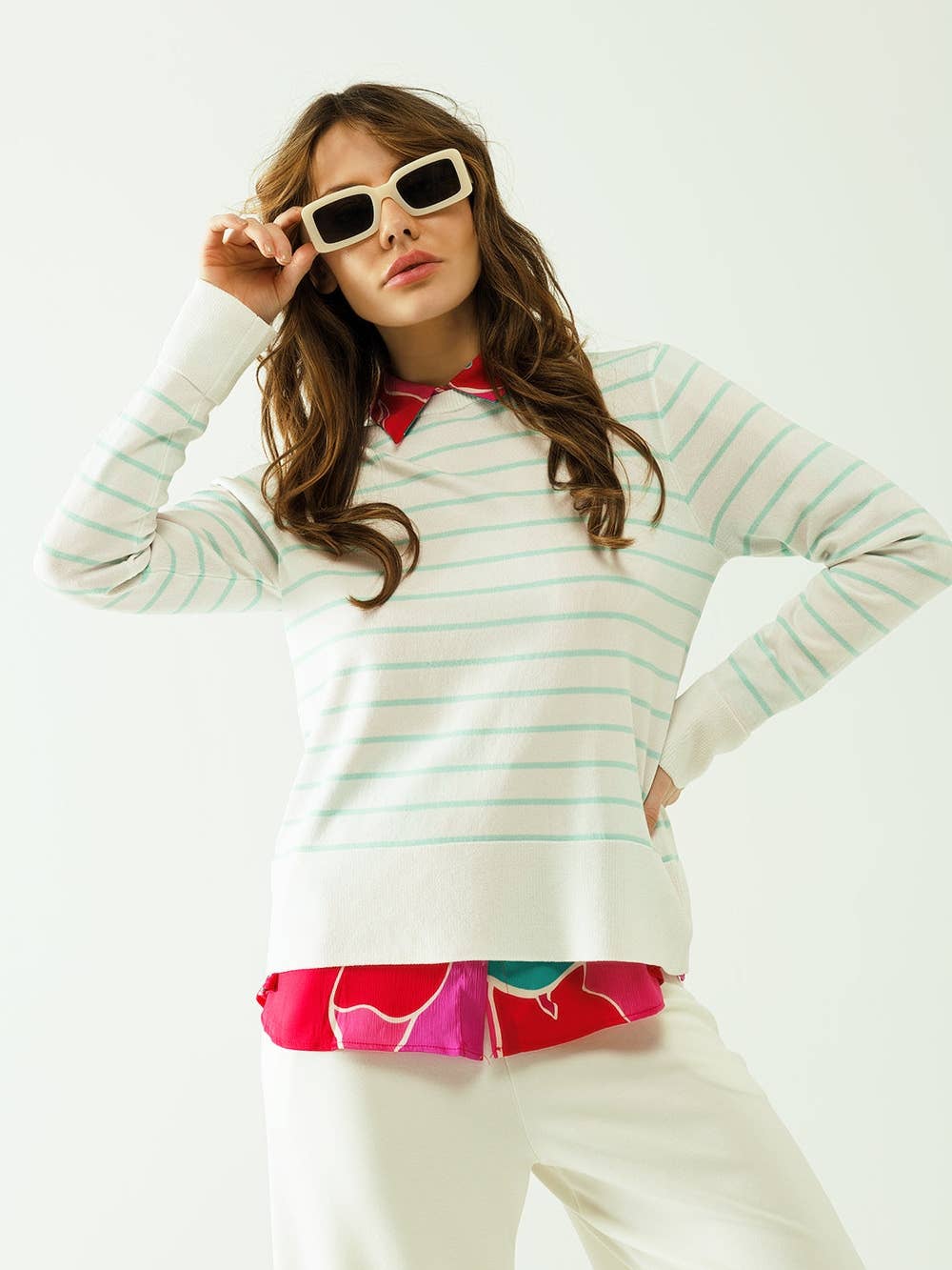 Satin Oversized shirt with floral designs and button closure