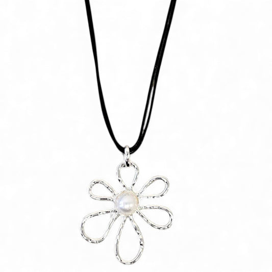 Chunky Boho Western Silver Flower Pendant Necklace