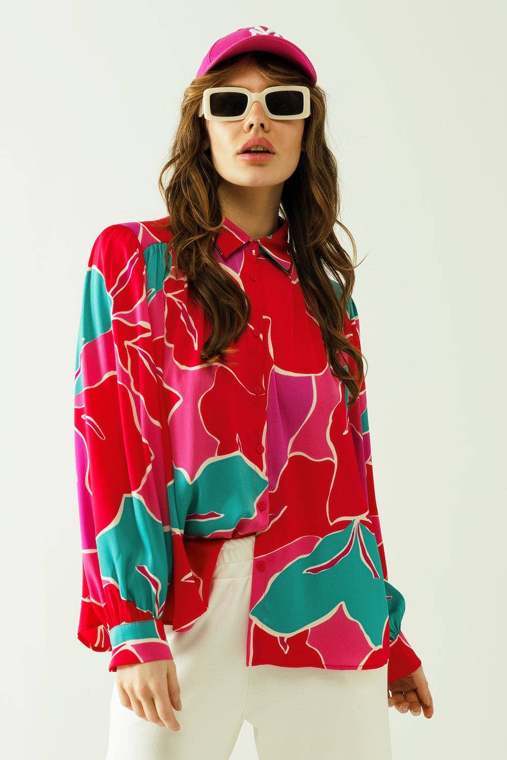 Satin Oversized shirt with floral designs and button closure
