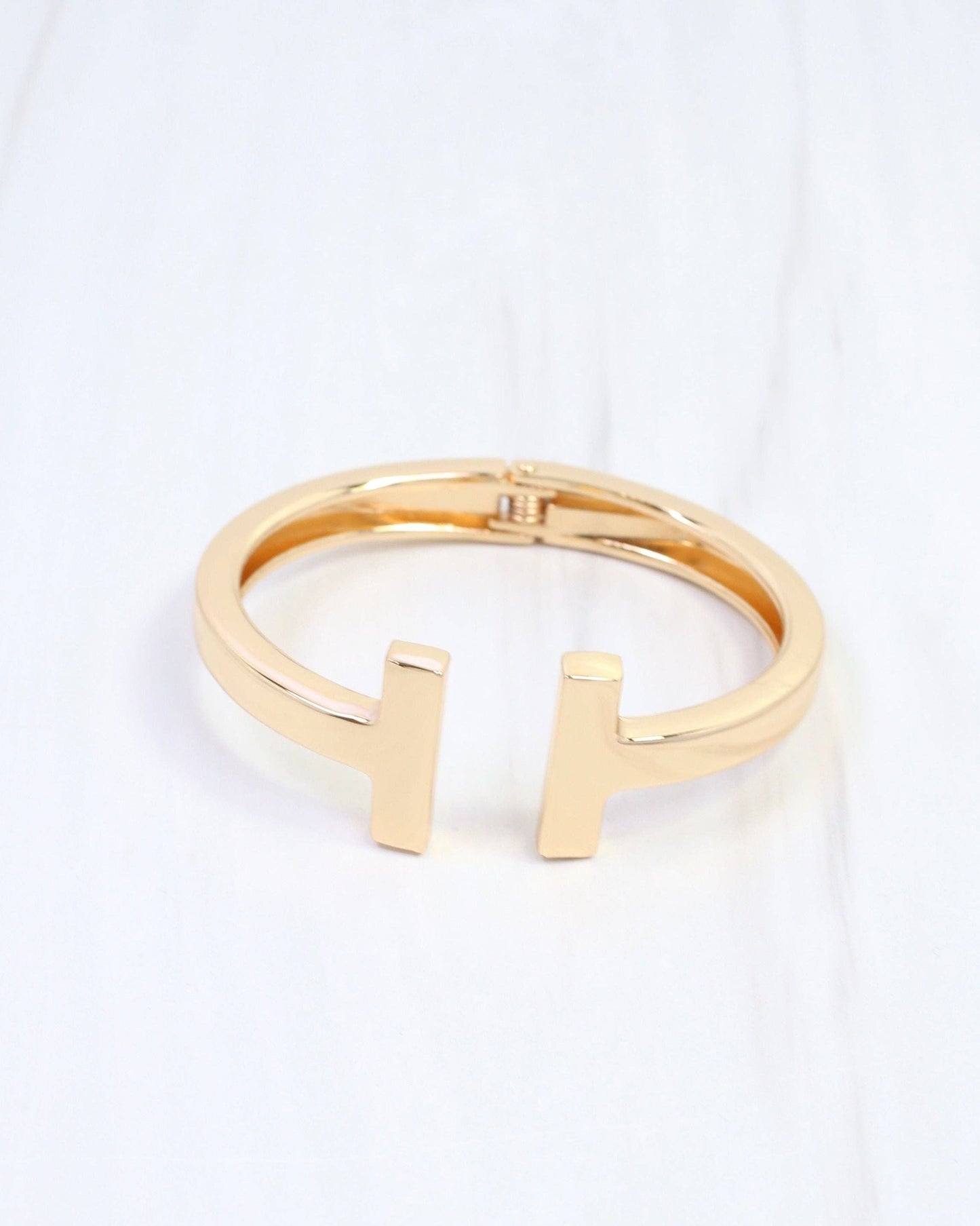 Caroline Hill - Jessi Open T Bangle Bracelet Gold